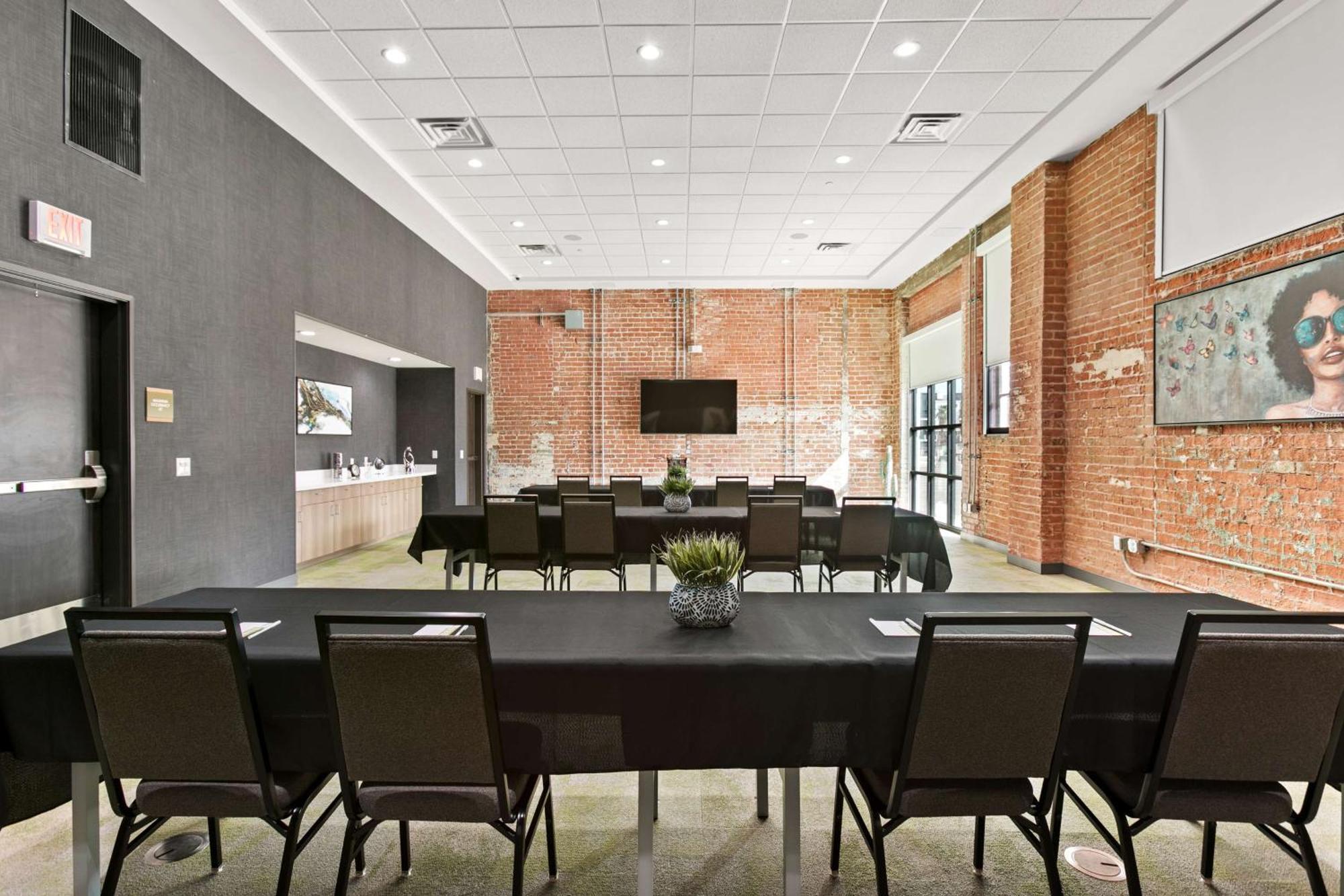 Home2 Suites By Hilton Phoenix Downtown Εξωτερικό φωτογραφία